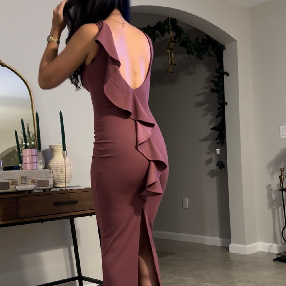 Formal mauve maxi dress.